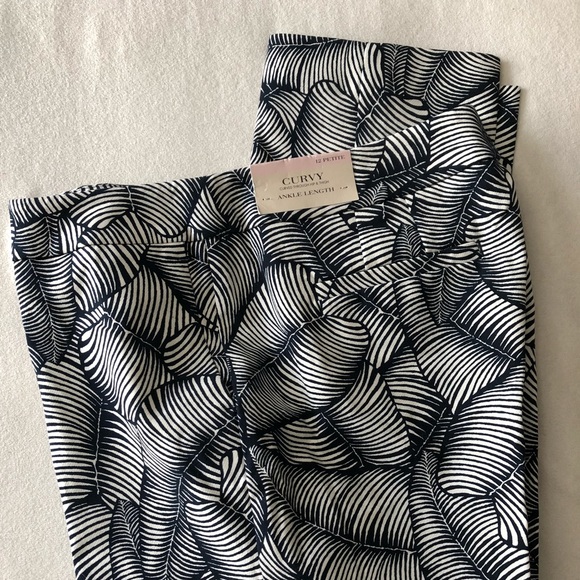 Ann Taylor Factory Navy Palm Print Capri Size 12P - Picture 6 of 6